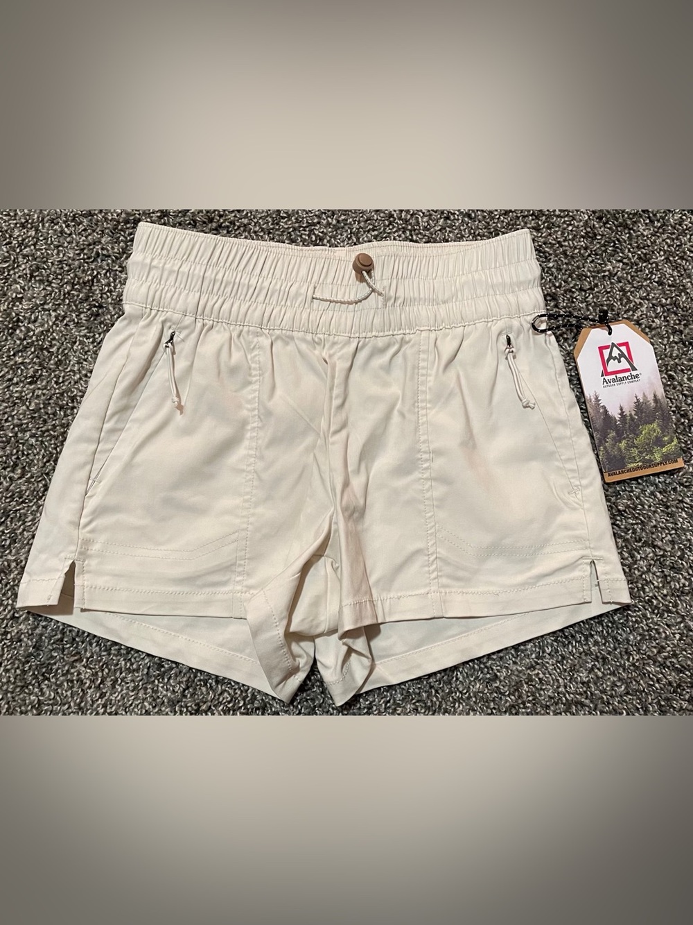 NWT Avalanche shorts